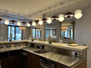 Golden Design place picture